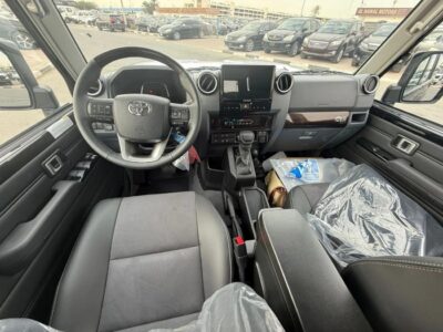 Toyota Land Cruiser LC 76 LX.Z 4WD FULL OPTION 2.8 DIESEL Black