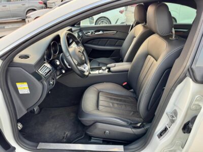 MERCEDES CLS 400 WHITE-Black 2016 A/T Petrol