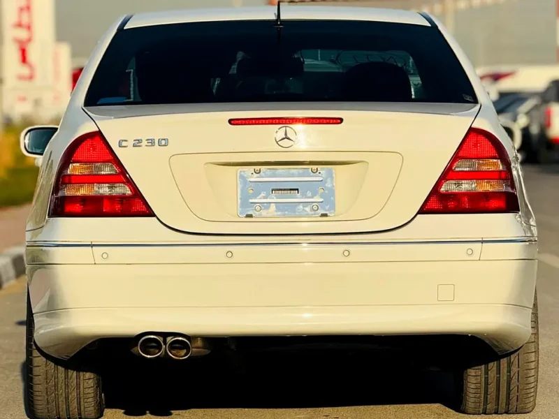 2006 Mercedes-Benz C-Class C230 V6 CLEAN CAR and Neat White Black