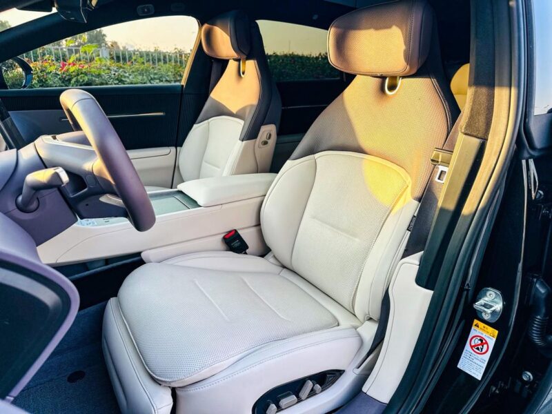 Avatr 12 2024 AVATR 12 Performance AWD 94.5 kWh Electric Black