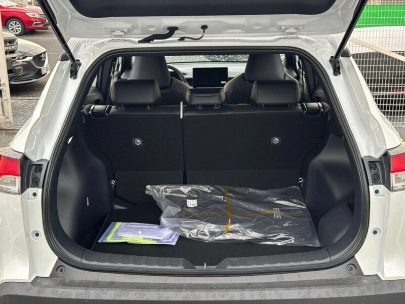 Toyota Corolla Cross Facelift 2.0L HEV FWD 2025 White Black