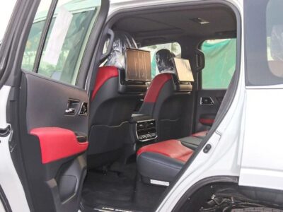 White Toyota Land Cruiser LC300 VXR, 3.3L Turbo Diesel 4WD A/T 2025