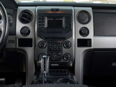 Ford Raptor SVT F-150 6.2L V8 2013 Perfect Condition White Black