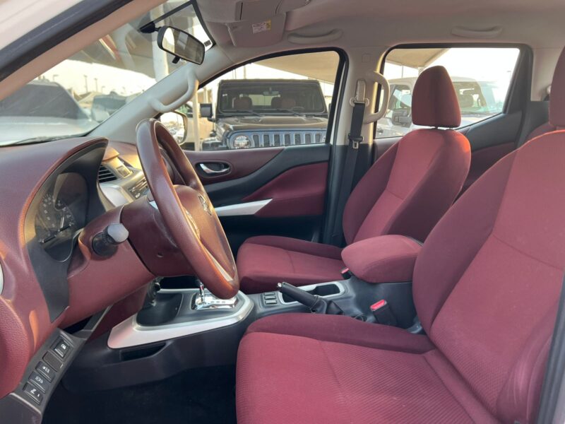2020 Nissan Navara 4X4 Full Automatic White GCC