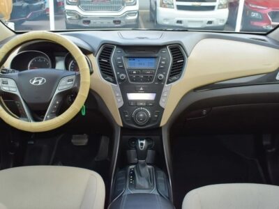 2016 Hyundai Santa Fe 4WD SUV Petrol GCC Specs White Beige