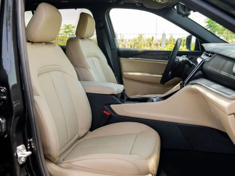 JEEP GRAND CHEROKEE LIMITED 3.6P AT 4X4 MY2023 Black Beige