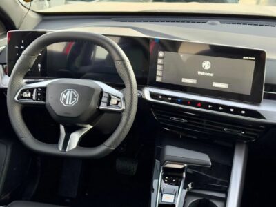 MG One Deluxe 1.5L Petrol FWD 2024 GCC Specs Red Black