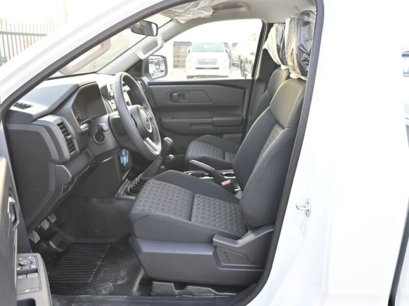 2026 Mitsubishi L200 L200 2.4L GL SCAB 4WD 5MT DIESEL M-LINE White Grey