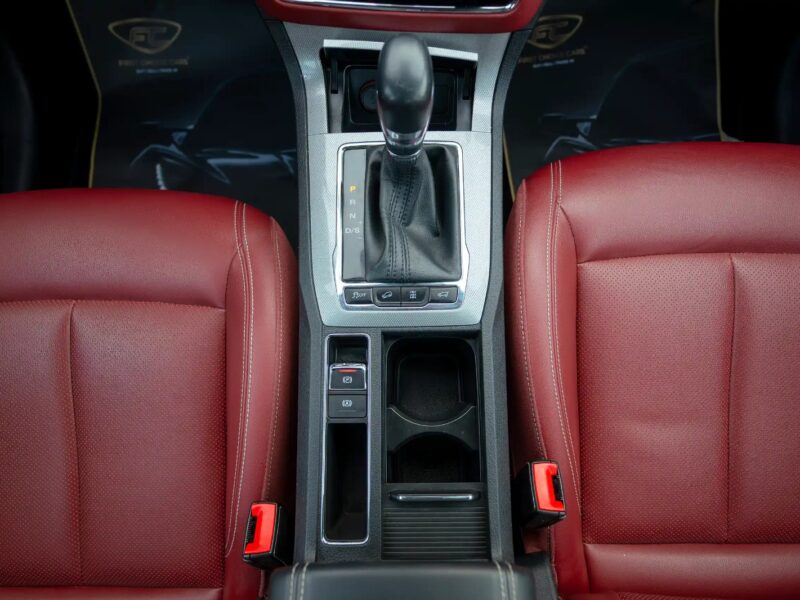 2022 MG RX5 Luxury 1.5 litre 4 Cylinder Engine GCC Specs Silver Brown