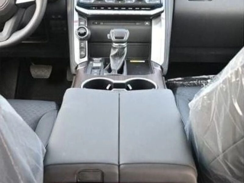 2022 Toyota Land Cruiser TOYOTA LC300 3.3L VX+ DIESEL 6 CYLINDER Black