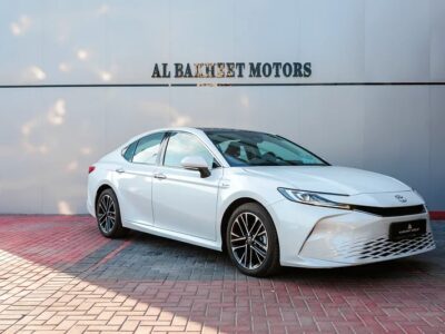 2024 Toyota Camry GLX Hybrid Sedan White Tan