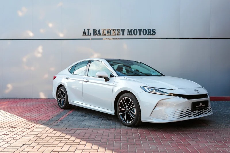 2024 Toyota Camry GLX Hybrid Sedan White Tan
