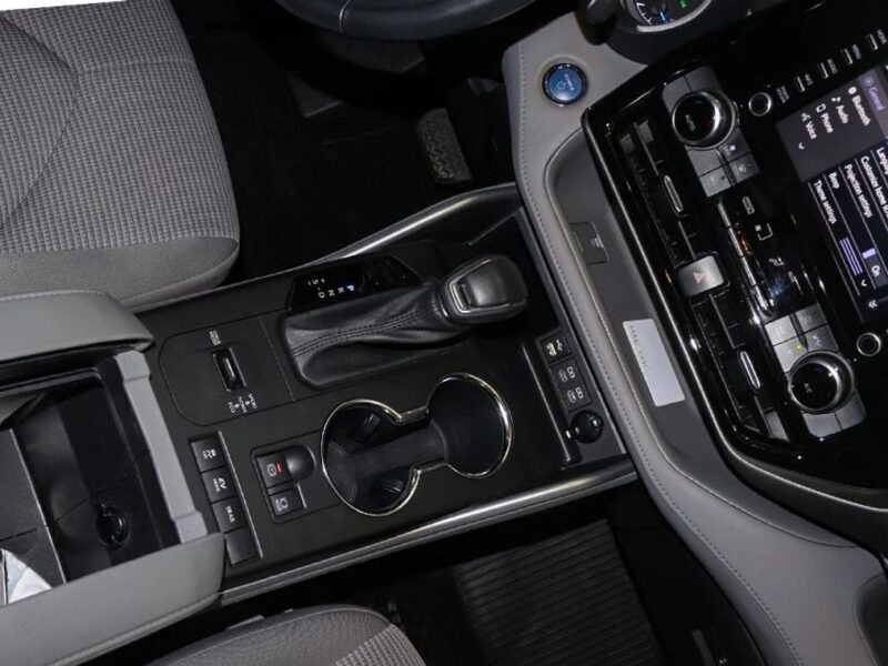 2022 Toyota Highlander GLE 2.5L Hybrid AWD A/T Grey White