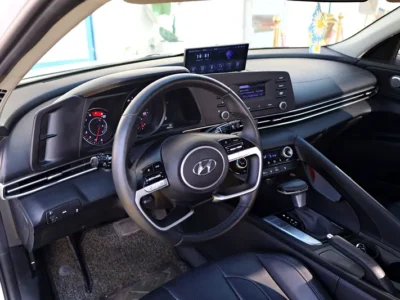 2021 Hyundai Avante Smart 4 Cylinder Engine White Black Sedan