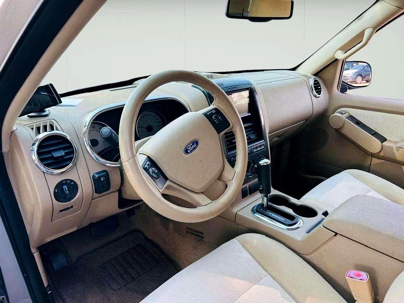 2008 Ford Explorer XLT Ford Explorer XLT Neat and Clean Car Gold Beige