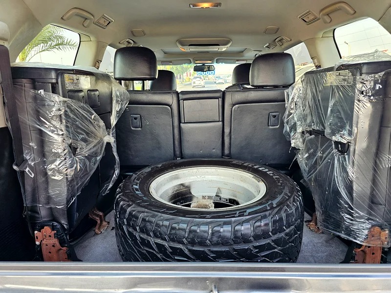 2012 Toyota Land Cruiser 5.7L 8 Cylinder Engine Grey Black