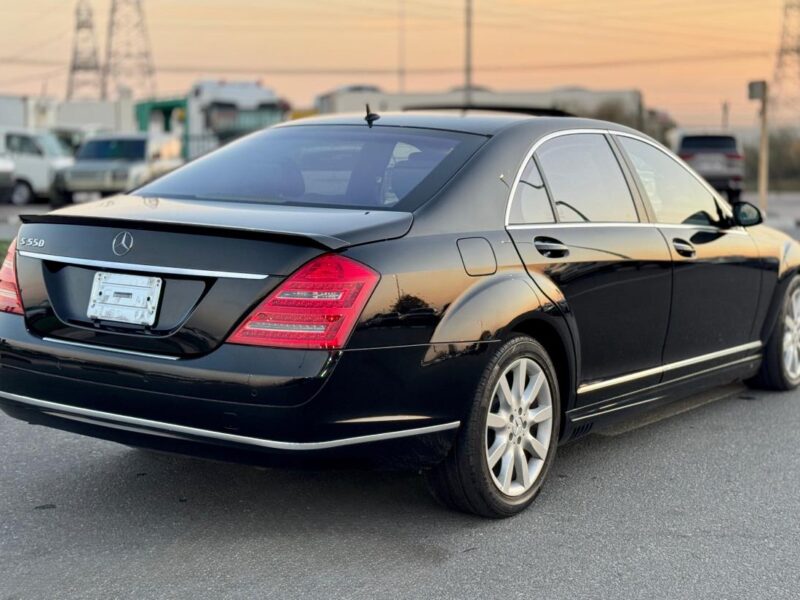 2006 Mercedes-Benz S 550 5.5 Liters 8 Cylinders V8 Engine Black