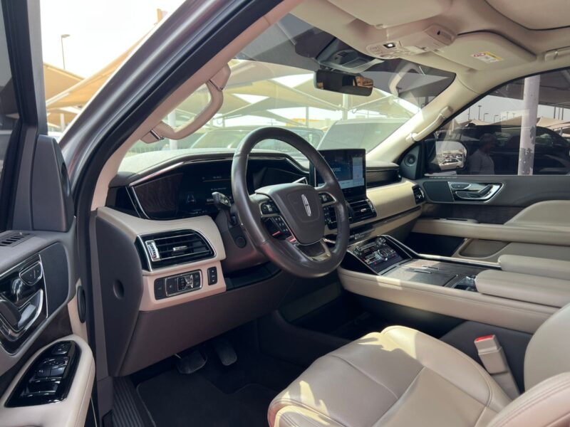 2022 Lincoln Navigator Presidential Edition GCC V6 Grey Beige