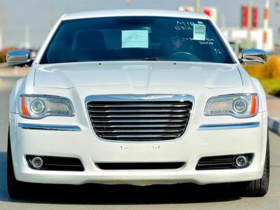 2012 Chrysler 300C Limited 6 Cylinder Engine CLEAN CAR White Black