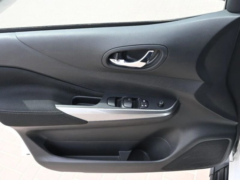 2023 Nissan Navara NISSAN NAVARA 2.5 PETROL SE 4X2 MT DC PLUS White Black