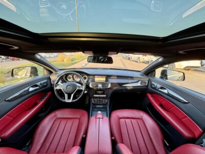 2012 Mercedes-Benz CLS 350 3.5 Liters V6 Sedan Black Red