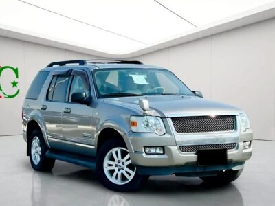 2008 Ford Explorer XLT Ford Explorer XLT Neat and Clean Car Gold Beige