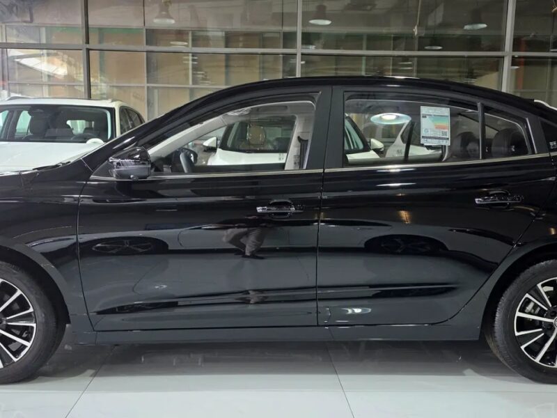 2025 MG MG5 Other 4-Cylinder Engine Full Option Black Sedan