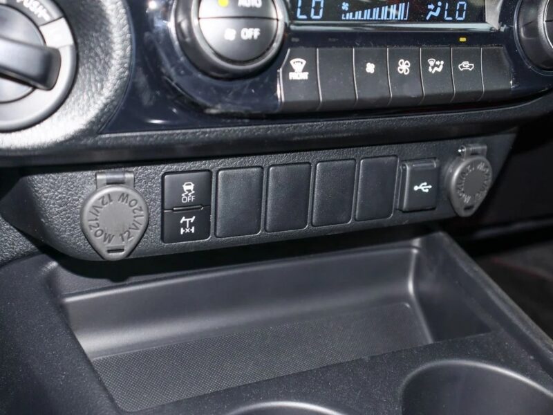 2025 Toyota Hilux GR Sport 4.0L Toyota Hilux GR GCC Specs White Black