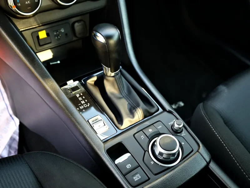 2020 Mazda CX-3 Standard GCC SPECS Clean Title Perfect Condition White Black