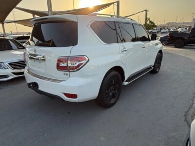 2013 Nissan Patrol SE 4.0 litre 6 Cylinder Engine SUV White Beige