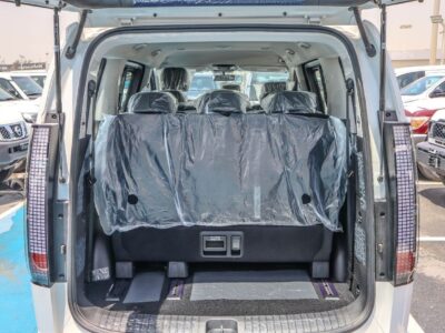 Hyundai Staria Hyundai Staria 3.5L 2025 AT White Black