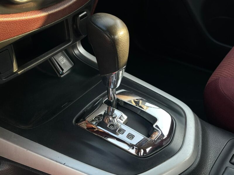 2019 Nissan Navara 4X2 Automatic White GCC Specs