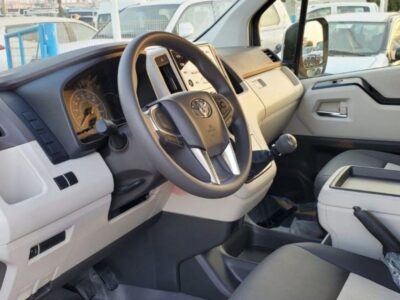 Toyota Hiace Commuter GL 2.8 litre MT Diesel 2026 White Grey