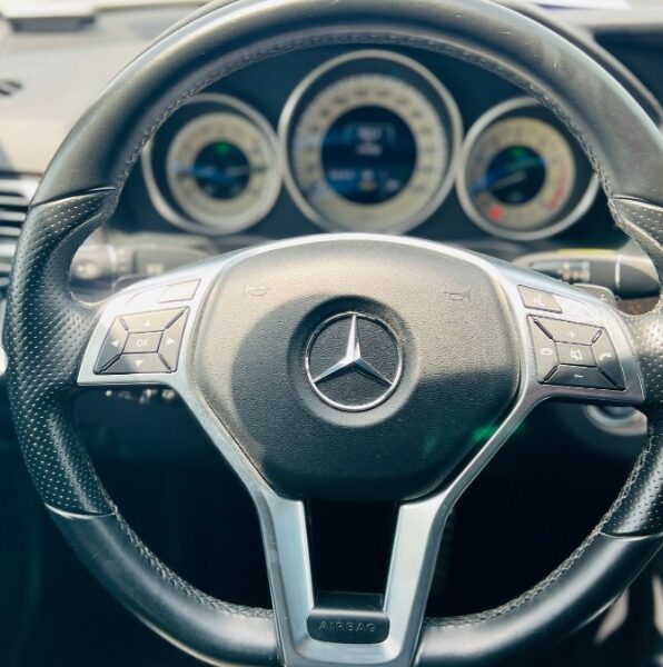 2015 MERCEDES BENZ E300 2.1L turbocharged 4-cylinder engine White Black