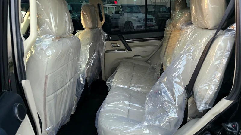 2013 Mitsubishi Pajero GLX 6 Cylinder Engine SUV Black Beige