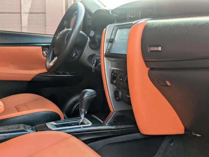 2022 Toyota Fortuner EXR 4X4 V4 2.7L GCC IN EXCELLENT CONDITION White Brown