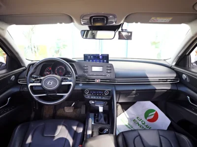 2021 Hyundai Avante Smart 4 Cylinder Engine White Black Sedan