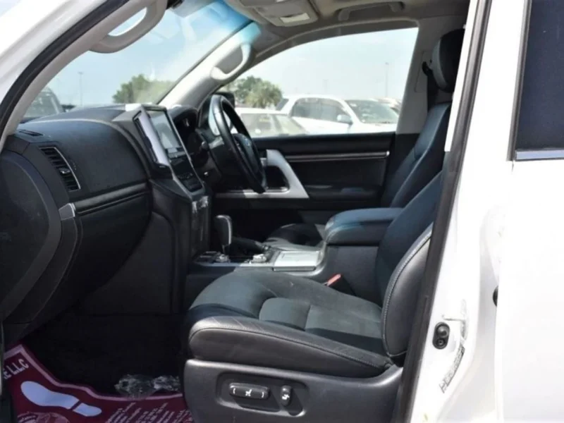 2017 Toyota Land Cruiser 4.5 litre 8 Cylinder Engine RHD White Grey