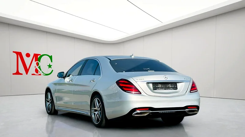 2018 Mercedes-Benz S-Class S 560 4MATIC 8 Cylinder Engine Silver Black