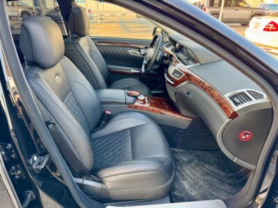 2010 Mercedes-Benz S 65 AMG 6.0L V12 twin-turbocharged Engine Black