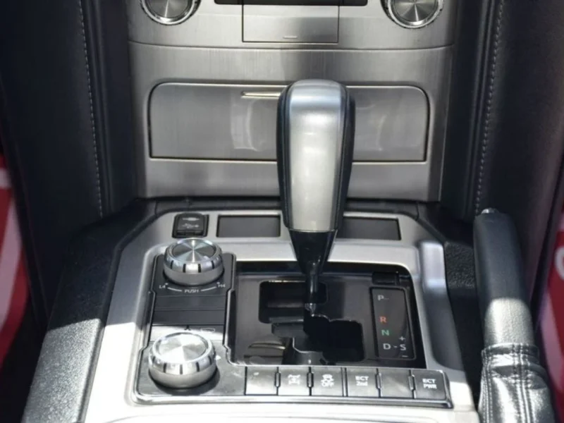 2017 Toyota Land Cruiser 4.5 litre 8 Cylinder Engine RHD White Grey