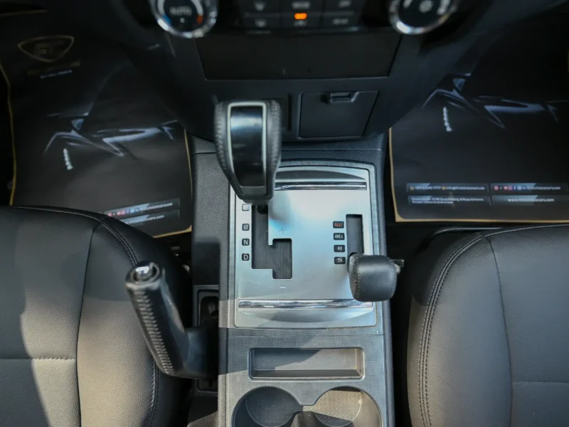 2022 Mitsubishi Pajero GLS 6 Cylinders Engine White Black GCC Specs 4WD