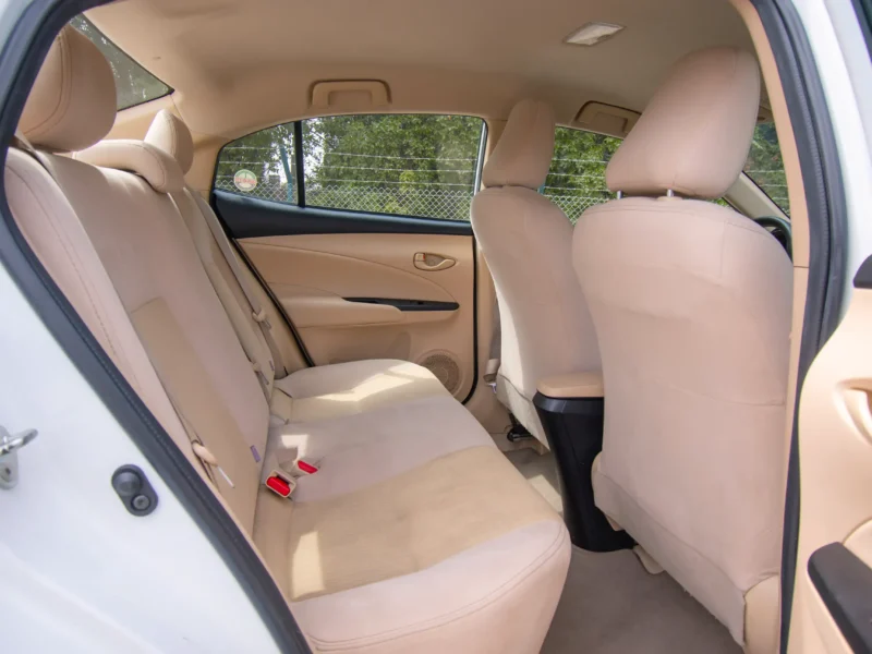 2022 Toyota Yaris E 4 Cylinders Engine White Beige GCC Specs FWD