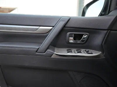 2022 Mitsubishi Pajero GLS 6 Cylinders Engine White Black GCC Specs 4WD