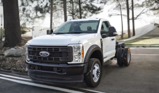 2024 Ford F550 XL Super Duty 6.7L V8 Turbo, 330 HP 4WD