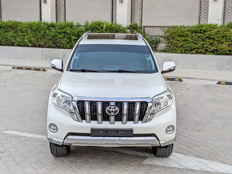 2017 TOYOTA PRADO VXR V4 2.7L GCC Specs FULL OPTION White Brown SUV
