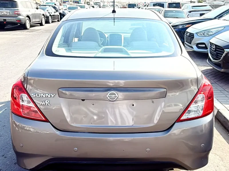 2020 Nissan Sunny SE 4 Cylinder Petrol Engine Grey Beige Sedan GCC Specs