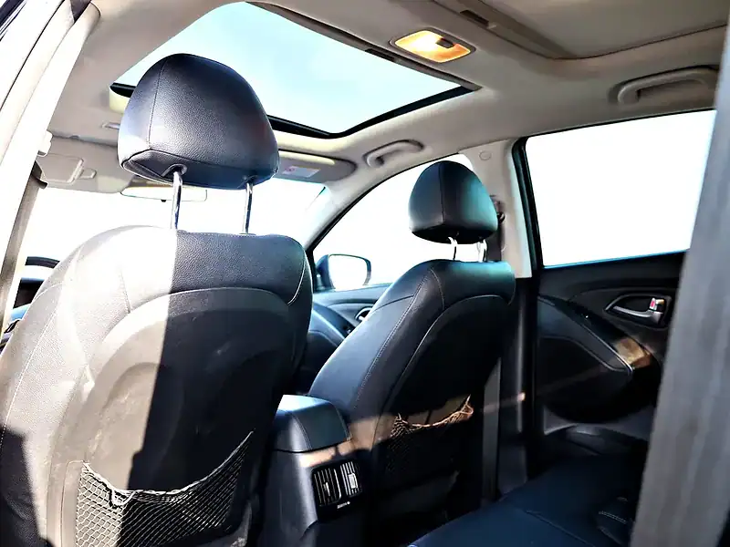 2015 Hyundai Tucson Limited 4 Cylinders Engine Black SUV GCC Specs