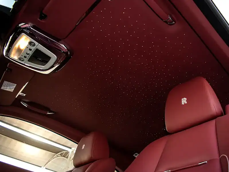 2015 Rolls-Royce Wraith Standard Smooth and powerful V12 White Red Coupe