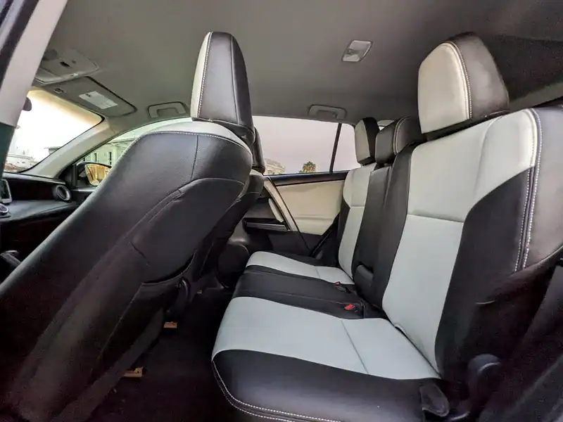 2017 Toyota Rav 4 MID 4 Cylinder Engine White Grey SUV Premium Condition